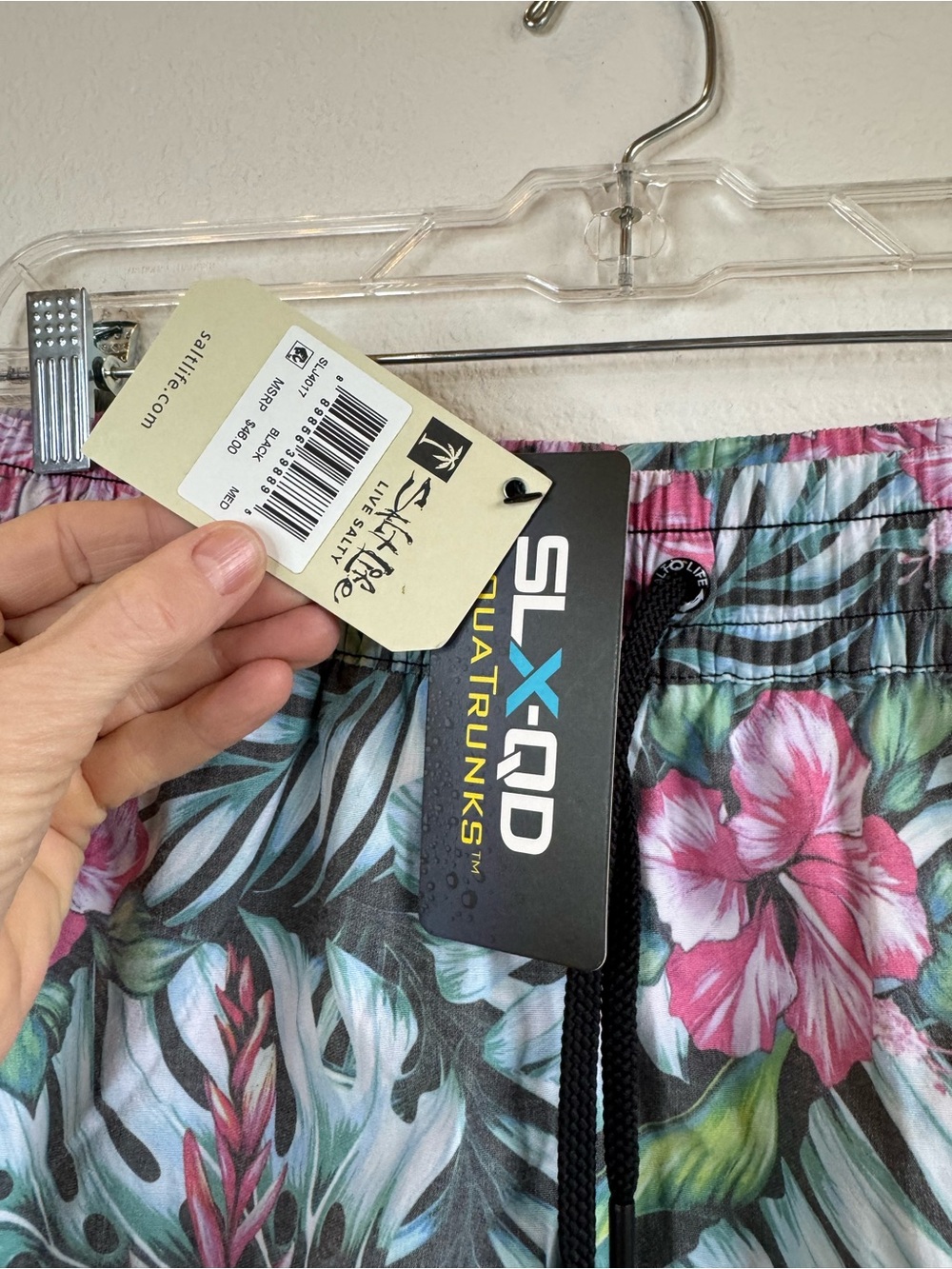 *NWT* SALT LIFE āJungle Vibes Volley Performanceā Shorts - Picture 10 of 17